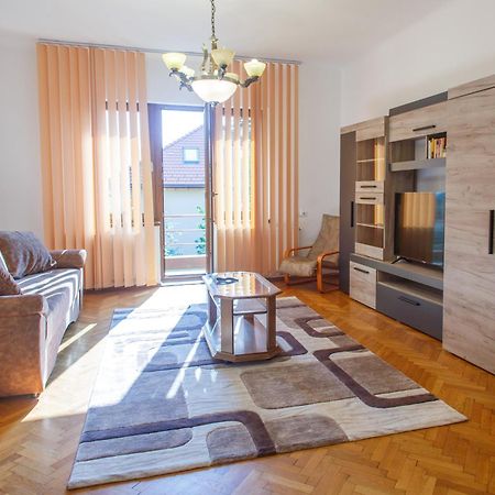 Barok Appart Brașov Exterior foto